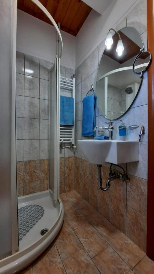 Ioannis - Zimmer Mit Zugang Zu Terrasse Gavrolimni Ngoại thất bức ảnh